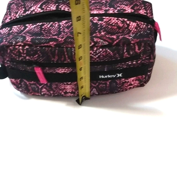 HURLEY PINK BLACK SNAKE PRINT TRAVEL BAG CARRY ALL TOTE SIZE OS NWT - Picture 6 of 8